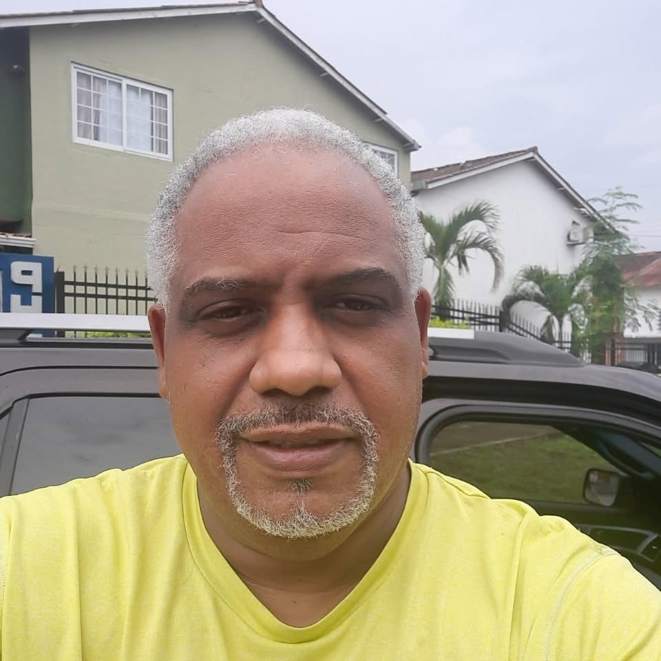 <em><strong>Enrique Alvarez</strong></em>